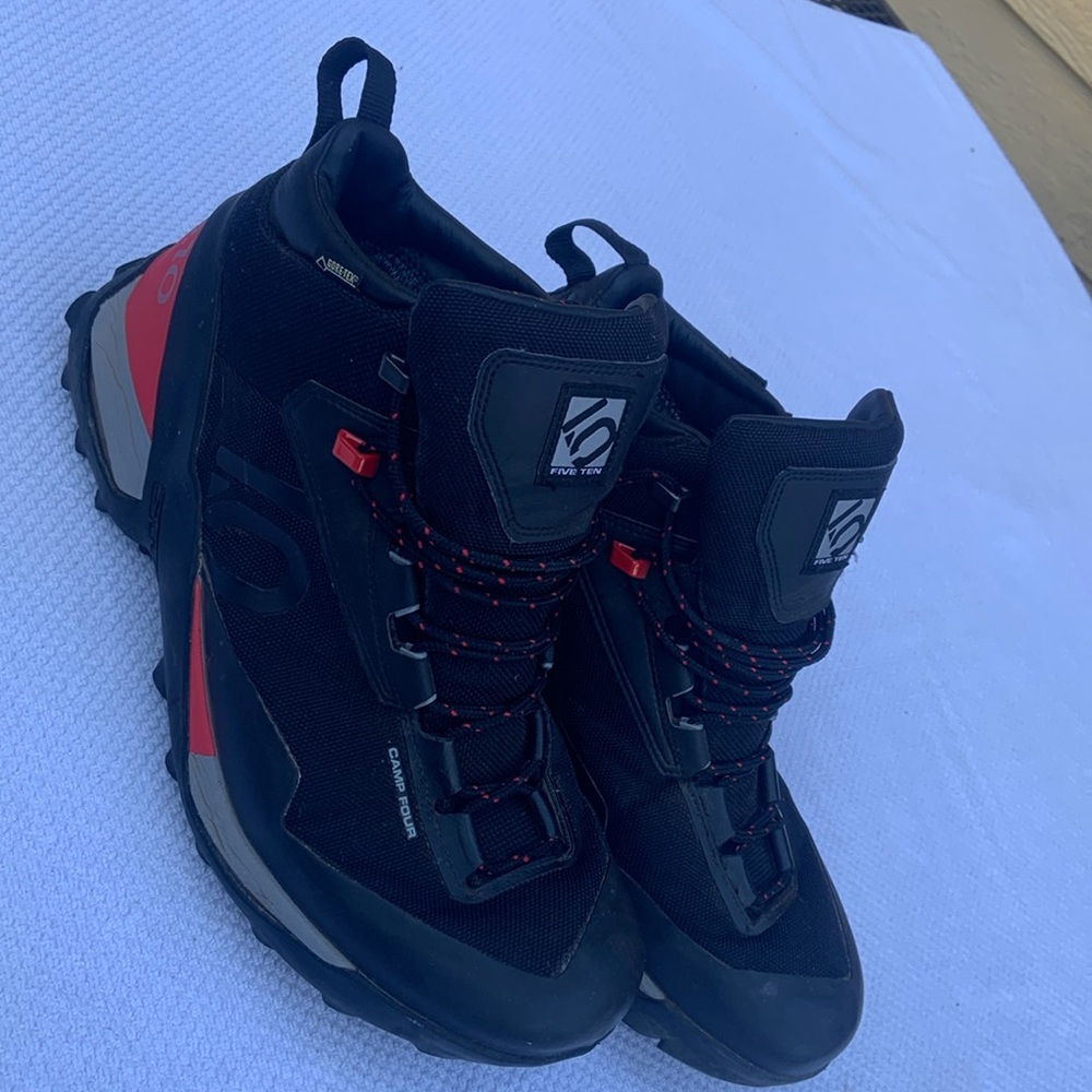 FIVE TEN HIKING BOOTS. 5.10 CAMP FOUR. GORE-TEX men’s 12z black red gray